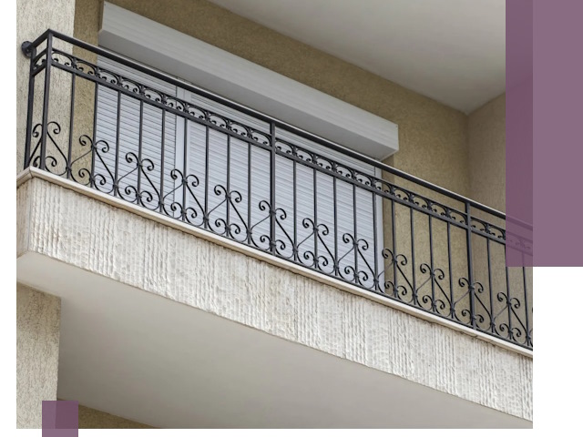 Балконные ограждения из металла и стекла в Шахтах для домов