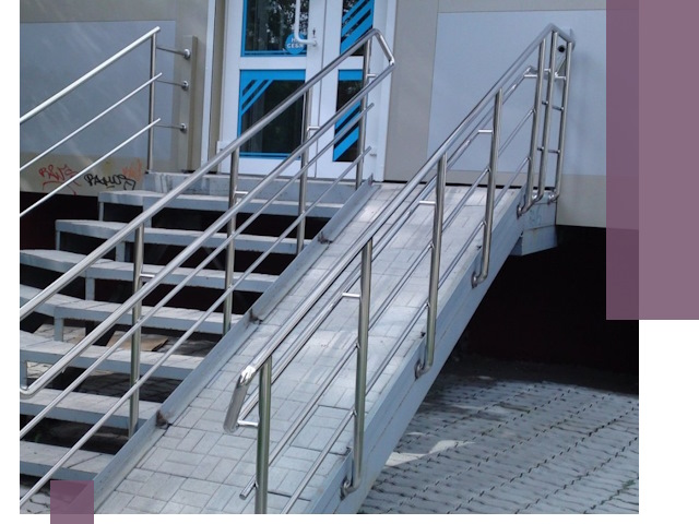 Пандус на крыльцо под ключ в Шахтах: монтаж и изготовление