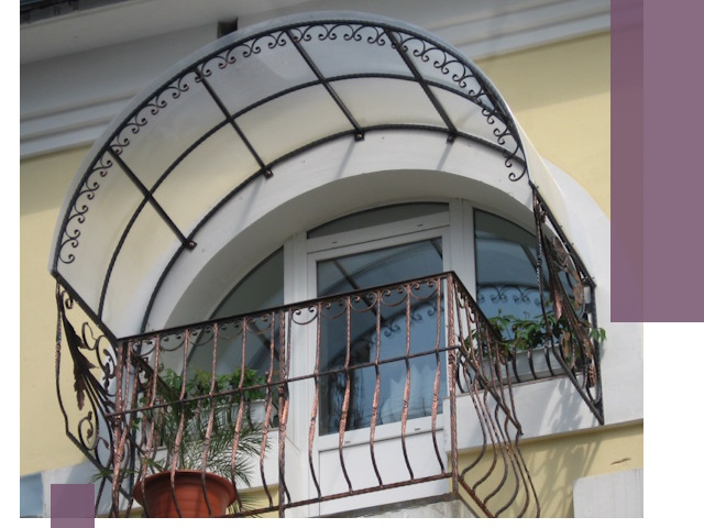 Козырьки над балконом в Шахтах — изготовление и монтаж